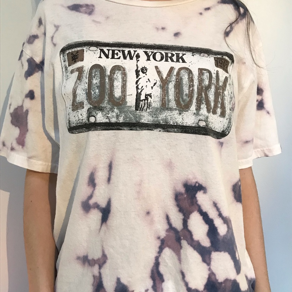 Zoo York 
Size: M
100% cotton